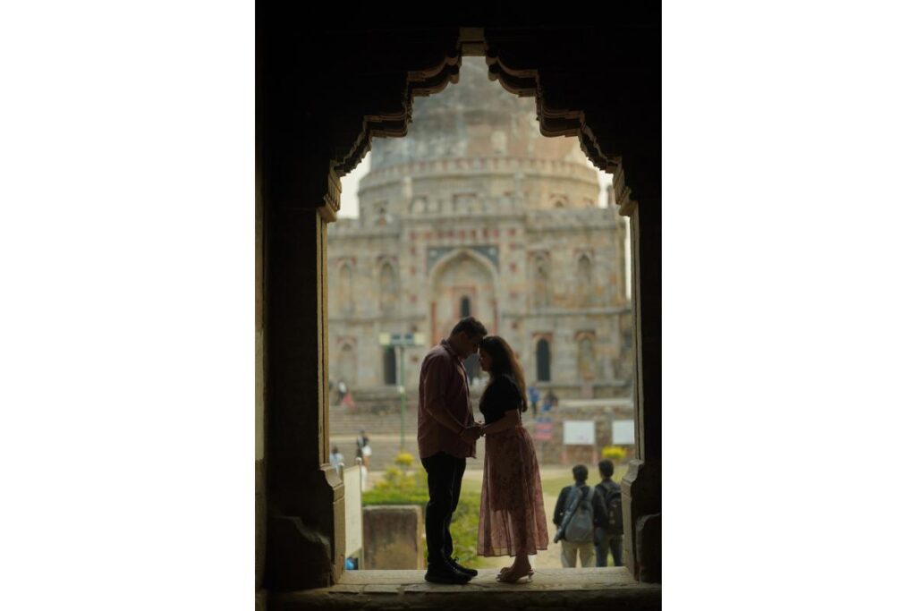 Pre wedding shoot capturing love moments in Delhi
